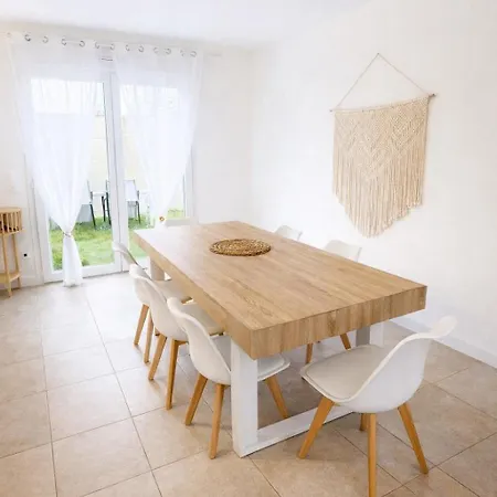 Charming Sunny House In Feriehus